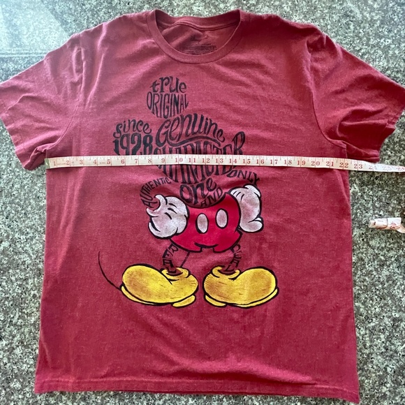 Disney Men’s Tee shirt Size XL Mickey Mouse Red - Picture 3 of 5